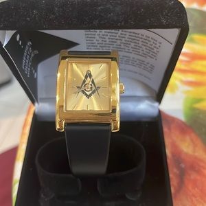 Quartz watch! Black leather band Masonic symbol gold trim